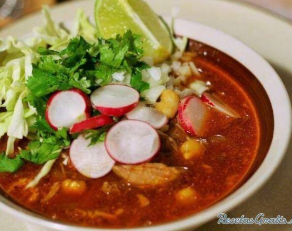 メキシカン赤かぶ入りひよこ豆スープ(pozole)