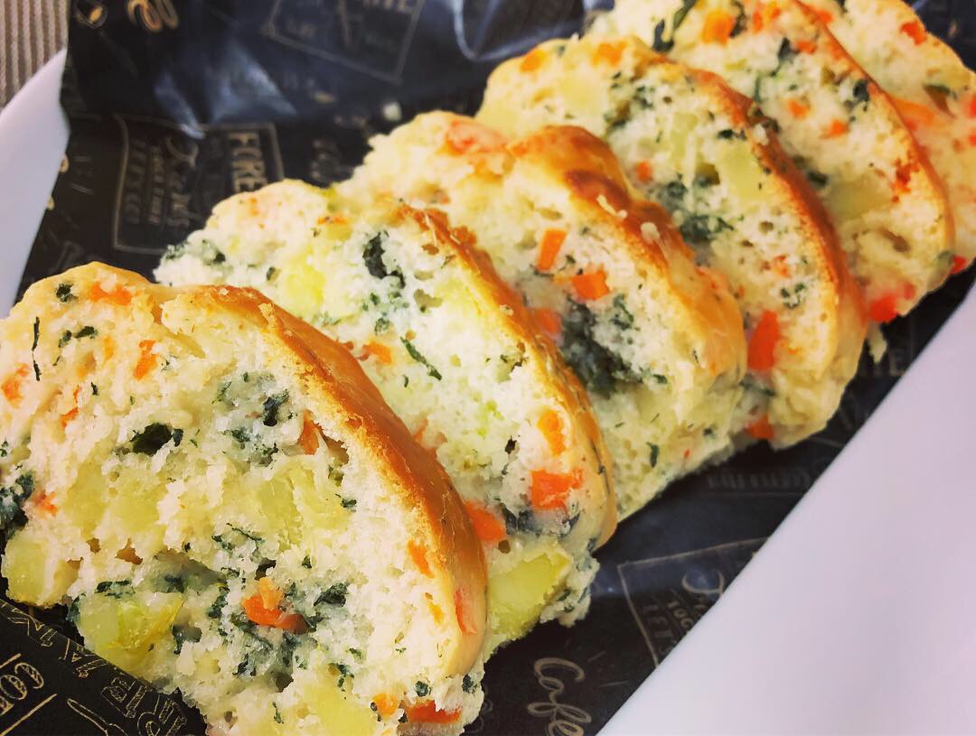 離乳食に!お子様も野菜を沢山とれるケークサレ