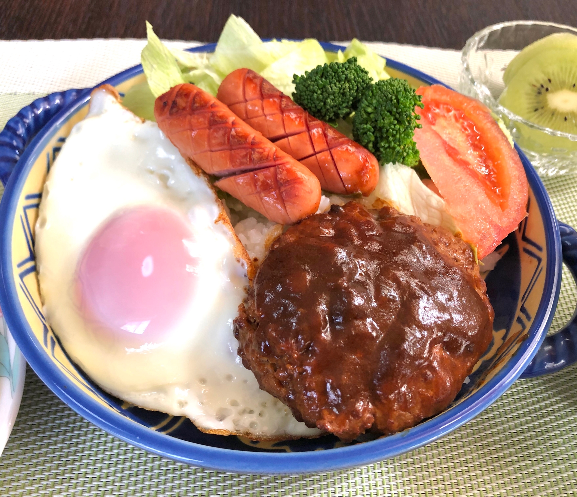 お家でランチ❤️カフェ♬簡単！ロコモコ丼