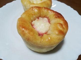 ジャムとチーズのカップパン