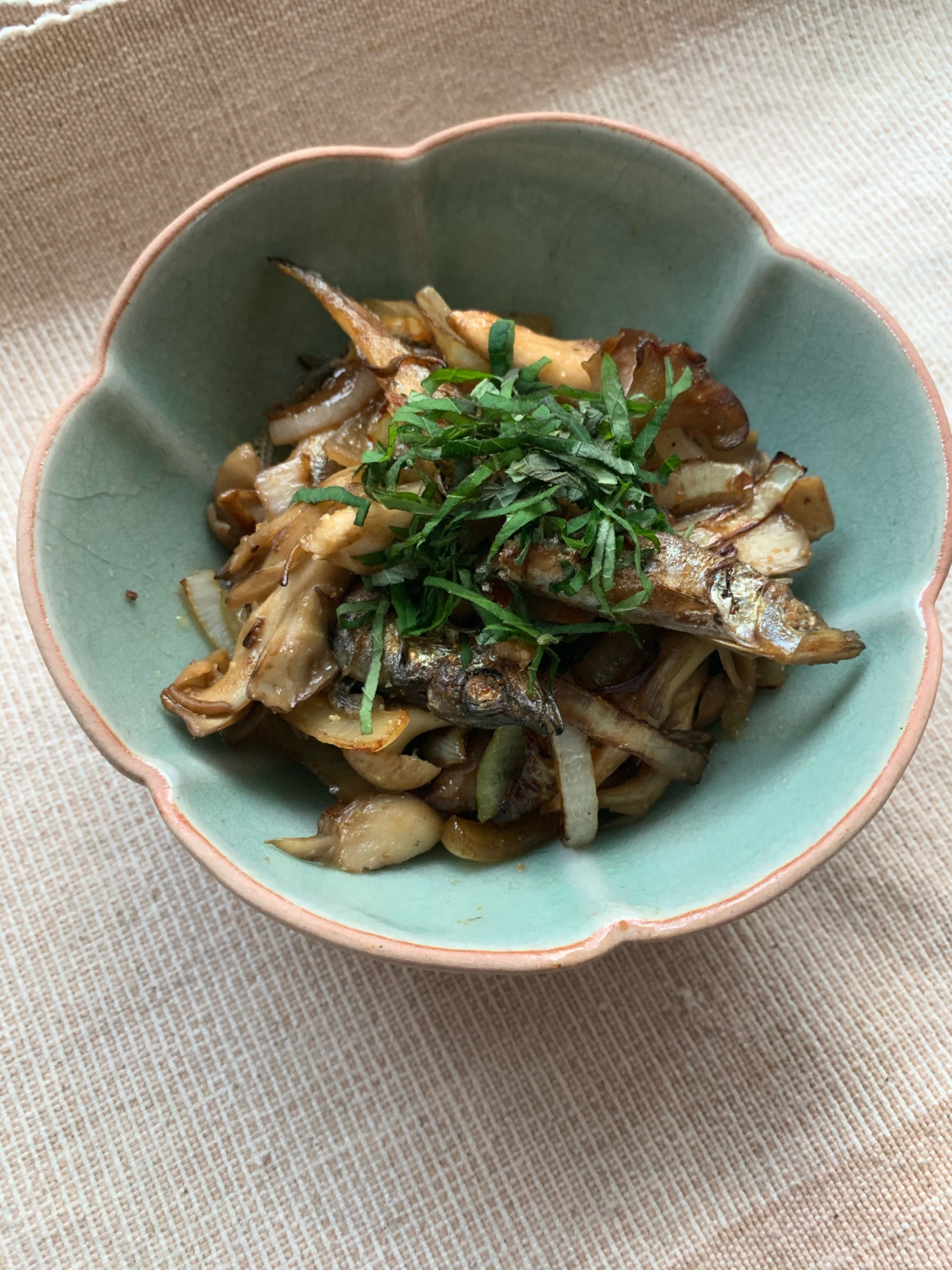 シシャモと野菜の和風炒め〜青じそをのせて♫