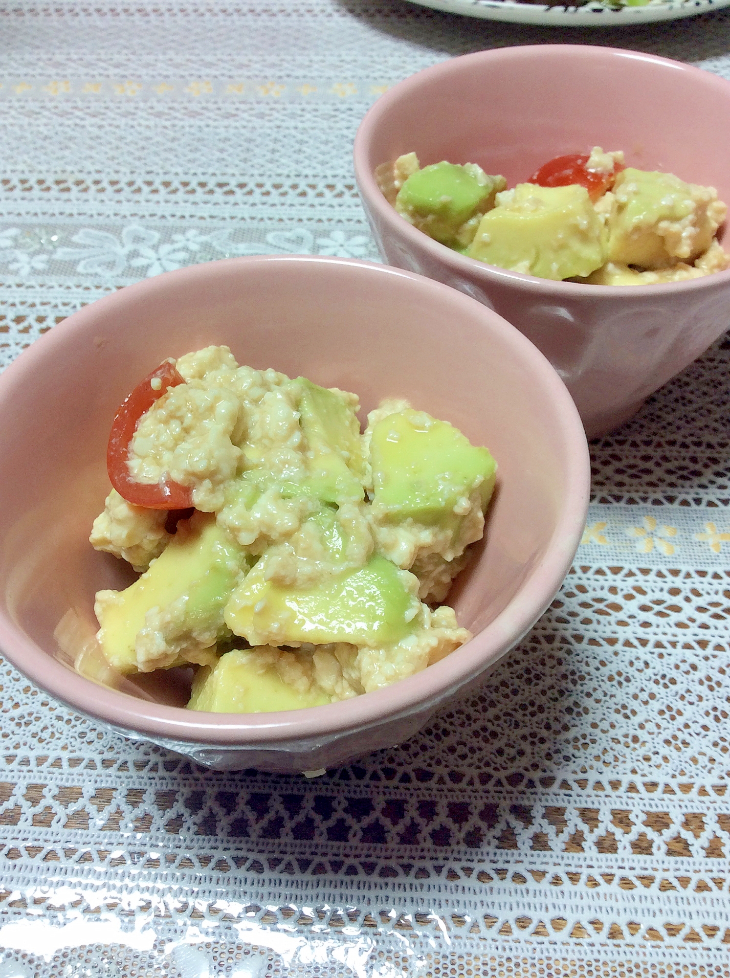 ツーンと♪アボカドとトマトの豆腐和え