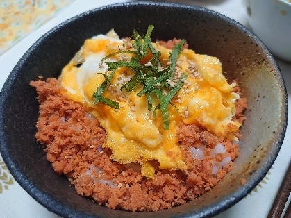 3色丼(鮭・卵・大葉)