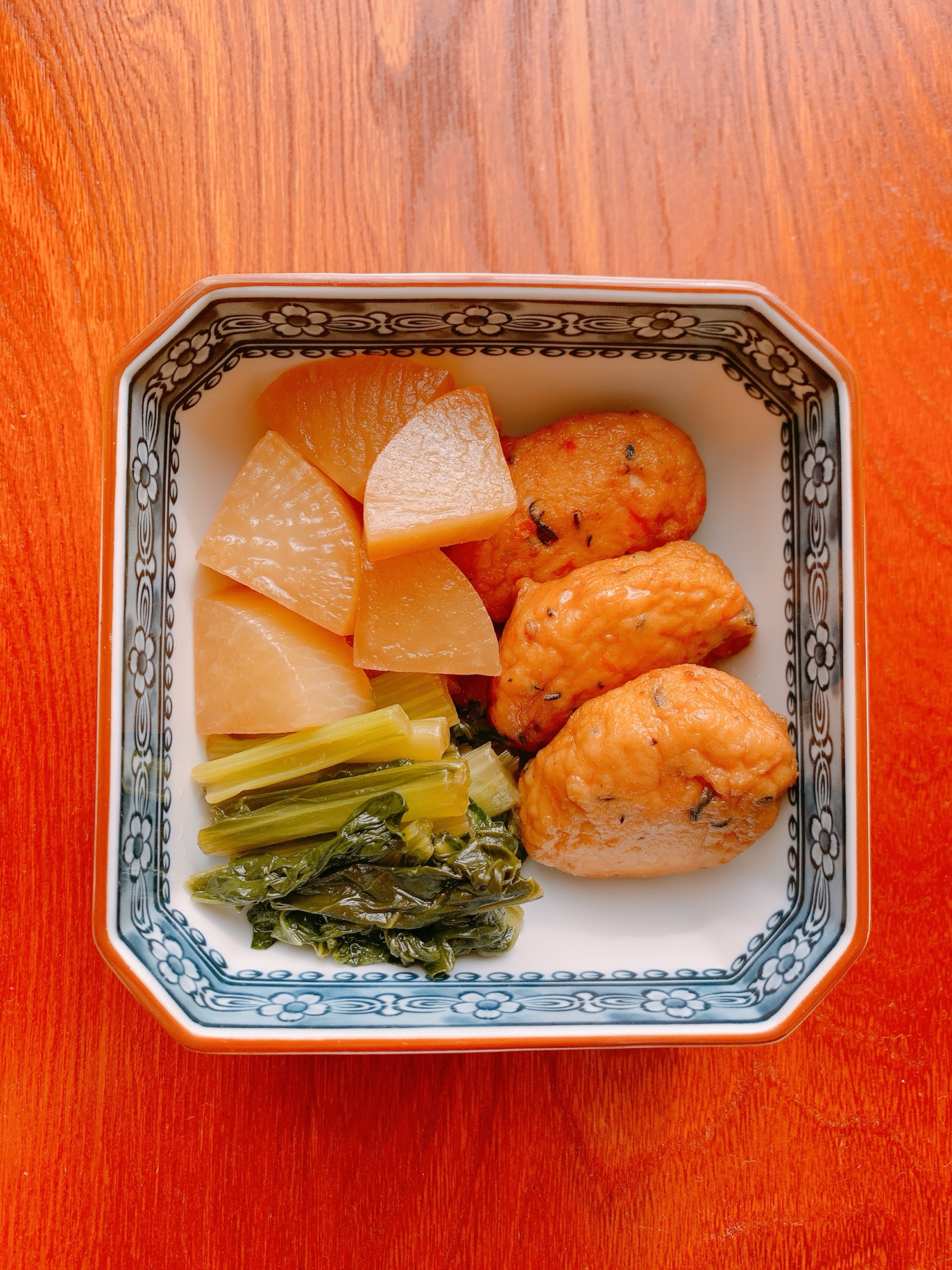 白身魚揚げと大根と小松菜の煮物