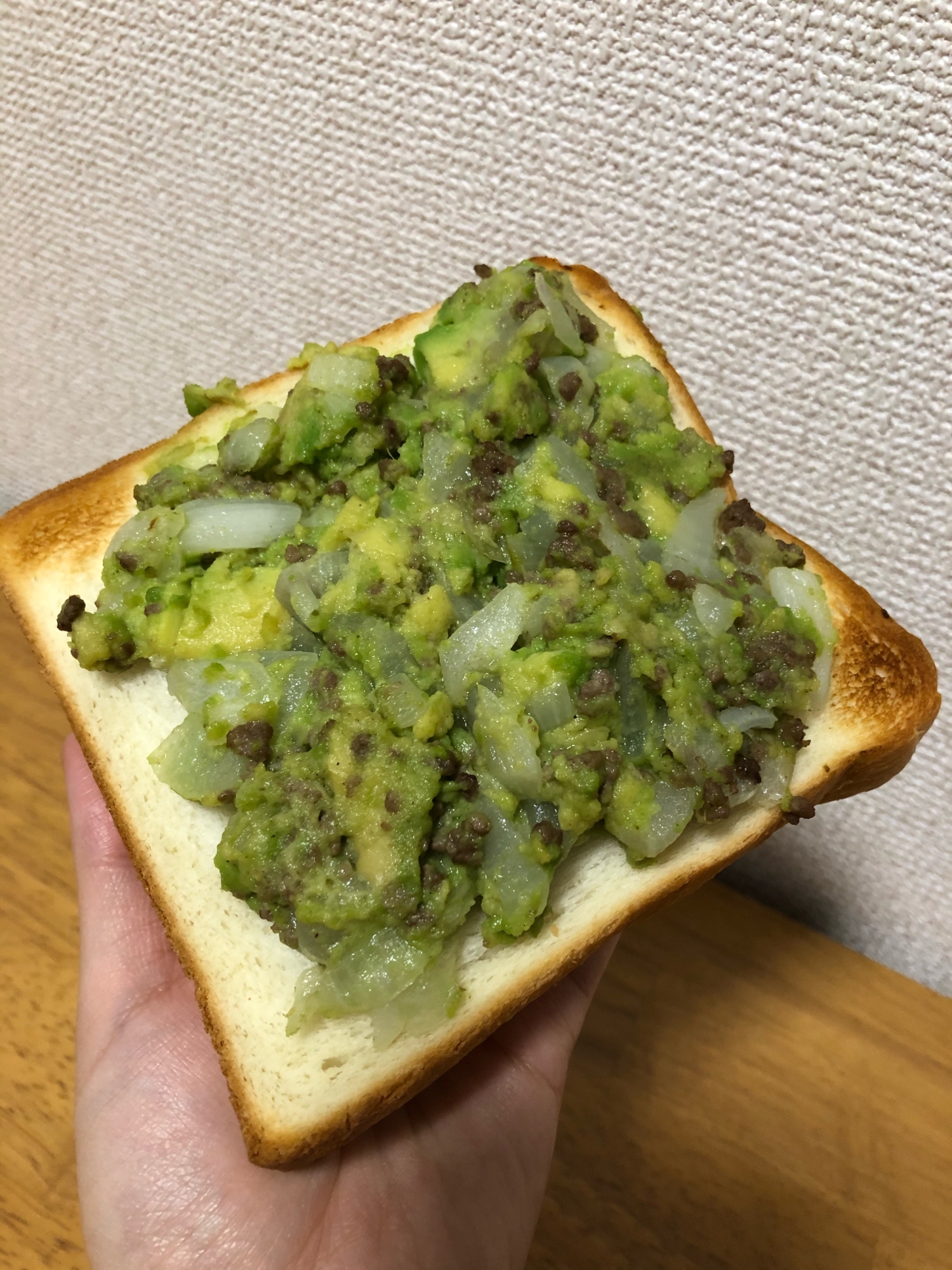 アボガドミンチトースト