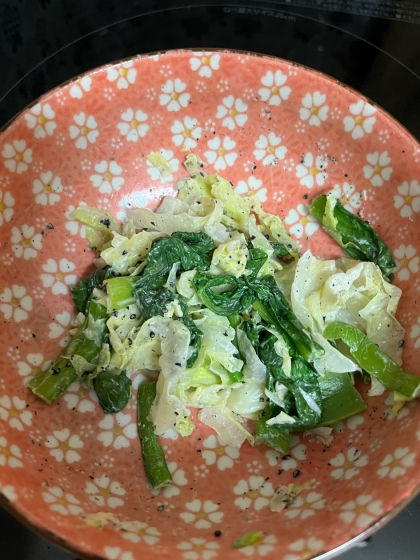キャベツと小松菜のサラダ