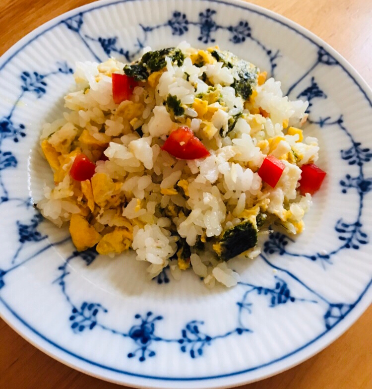 カニカマとパプリカの海苔チャーハン