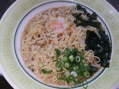 さくっと昼ごはん☆わかめネギラーメン