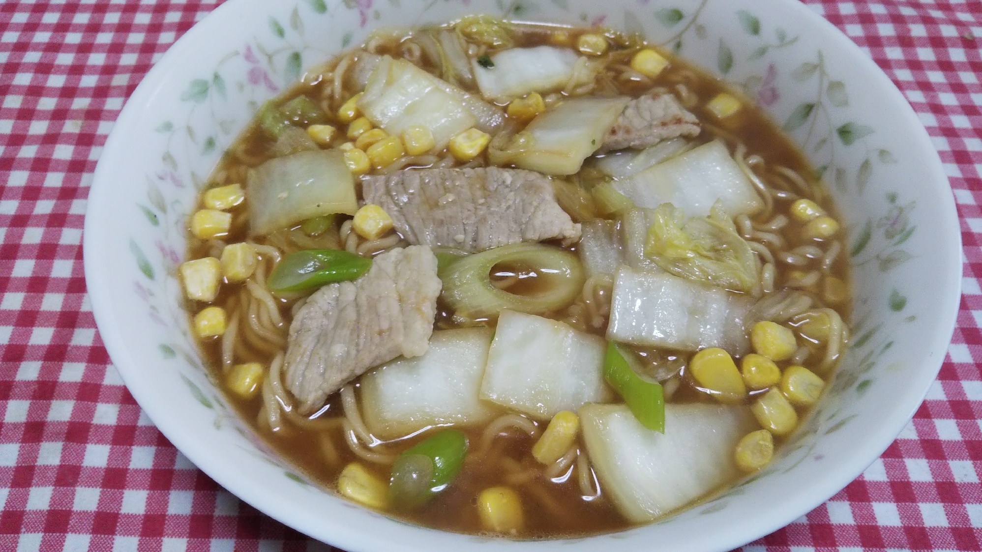 肉野菜炒めコーン入り味噌ラーメン☆