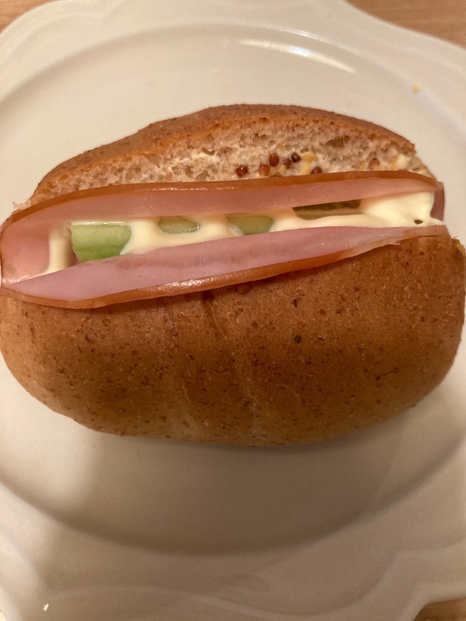 ハムとキュウリとチーズサンド