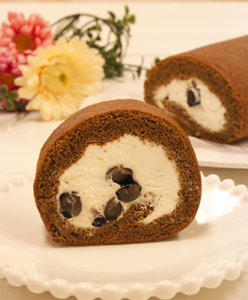 もち大麦粉入りほうじ茶ロールケーキ