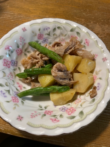 じゃがいもとインゲン豚肉の甘辛炒め