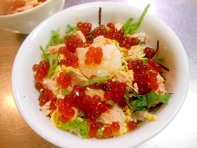 焼き鮭といくらの丼 レシピ 作り方 By アルプスの乙女 楽天レシピ