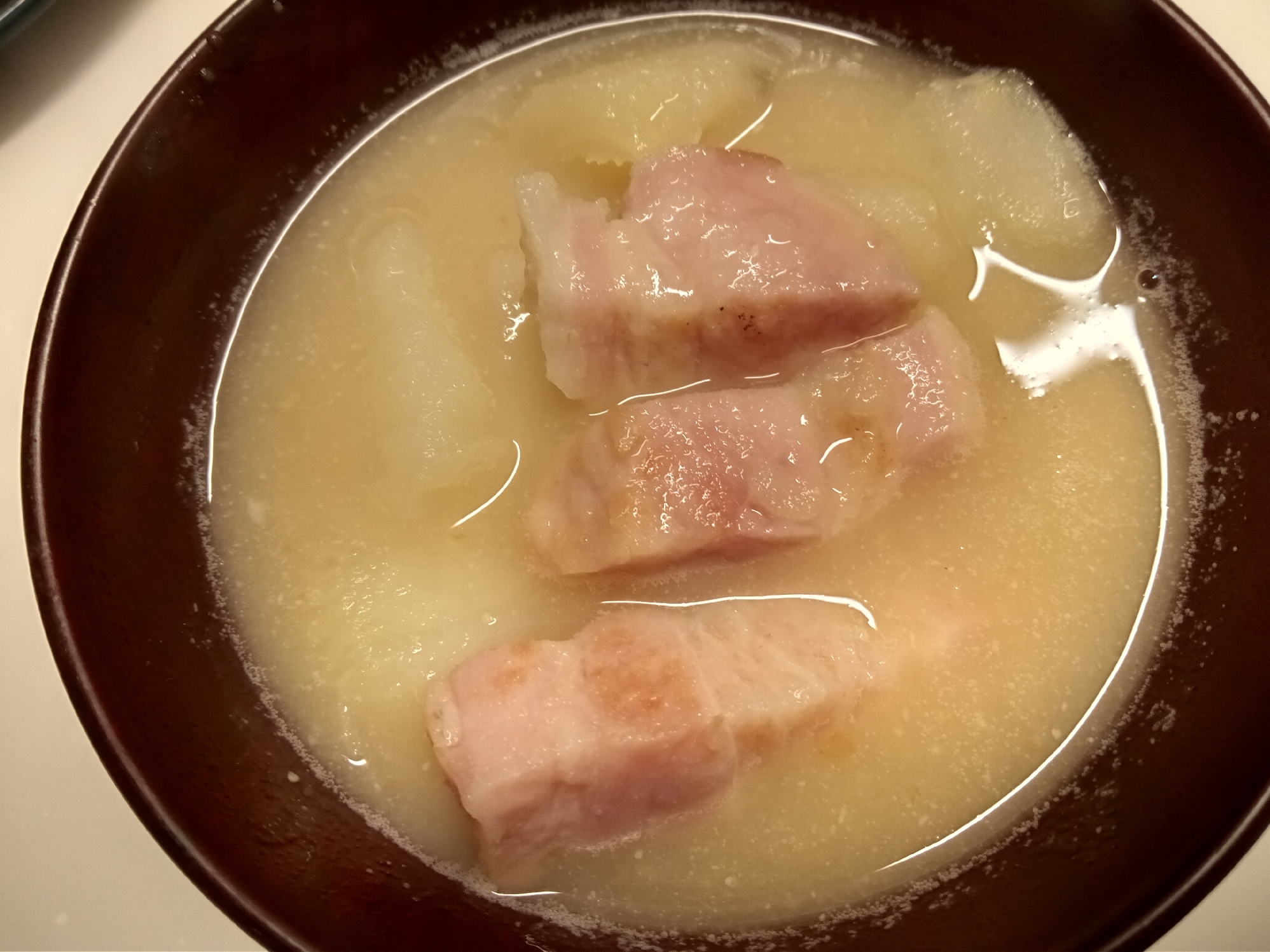 ゴロっとベーコンとじゃがいもの味噌汁