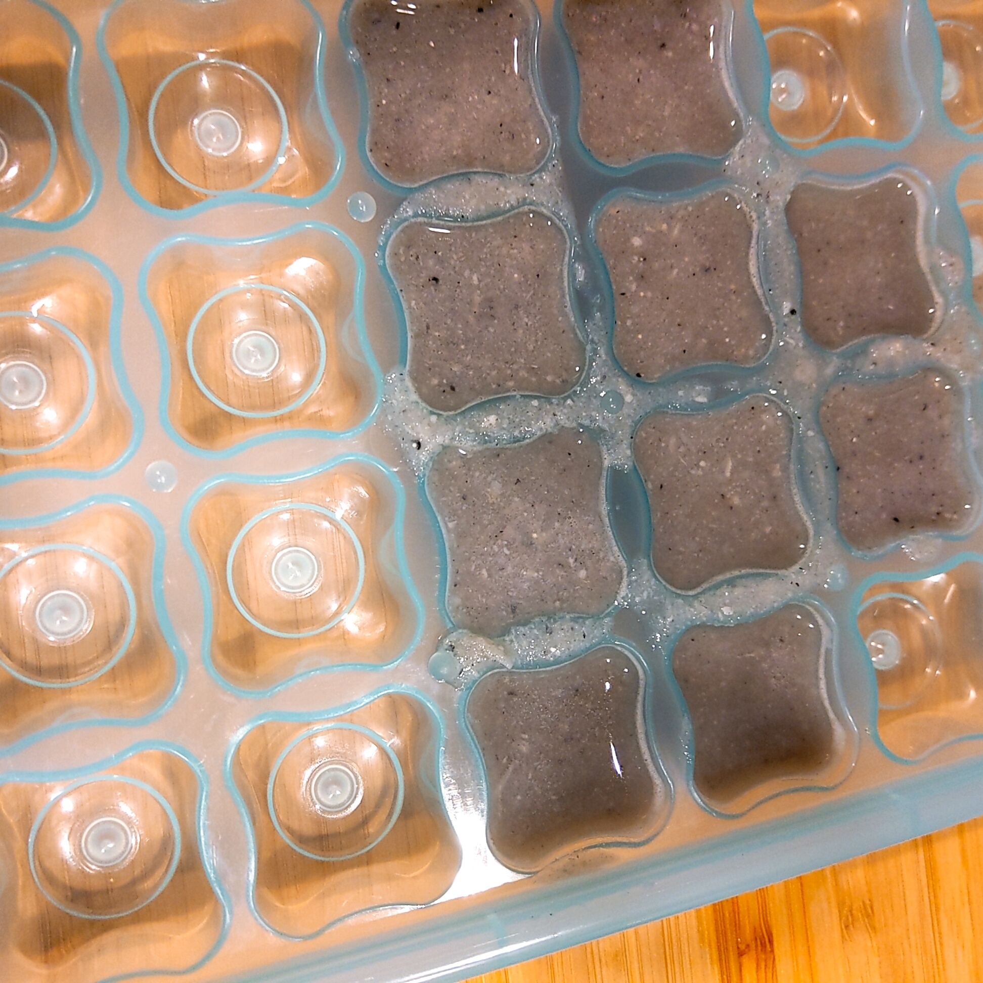 コンクリート？！あると便利な離乳食しらすペースト！