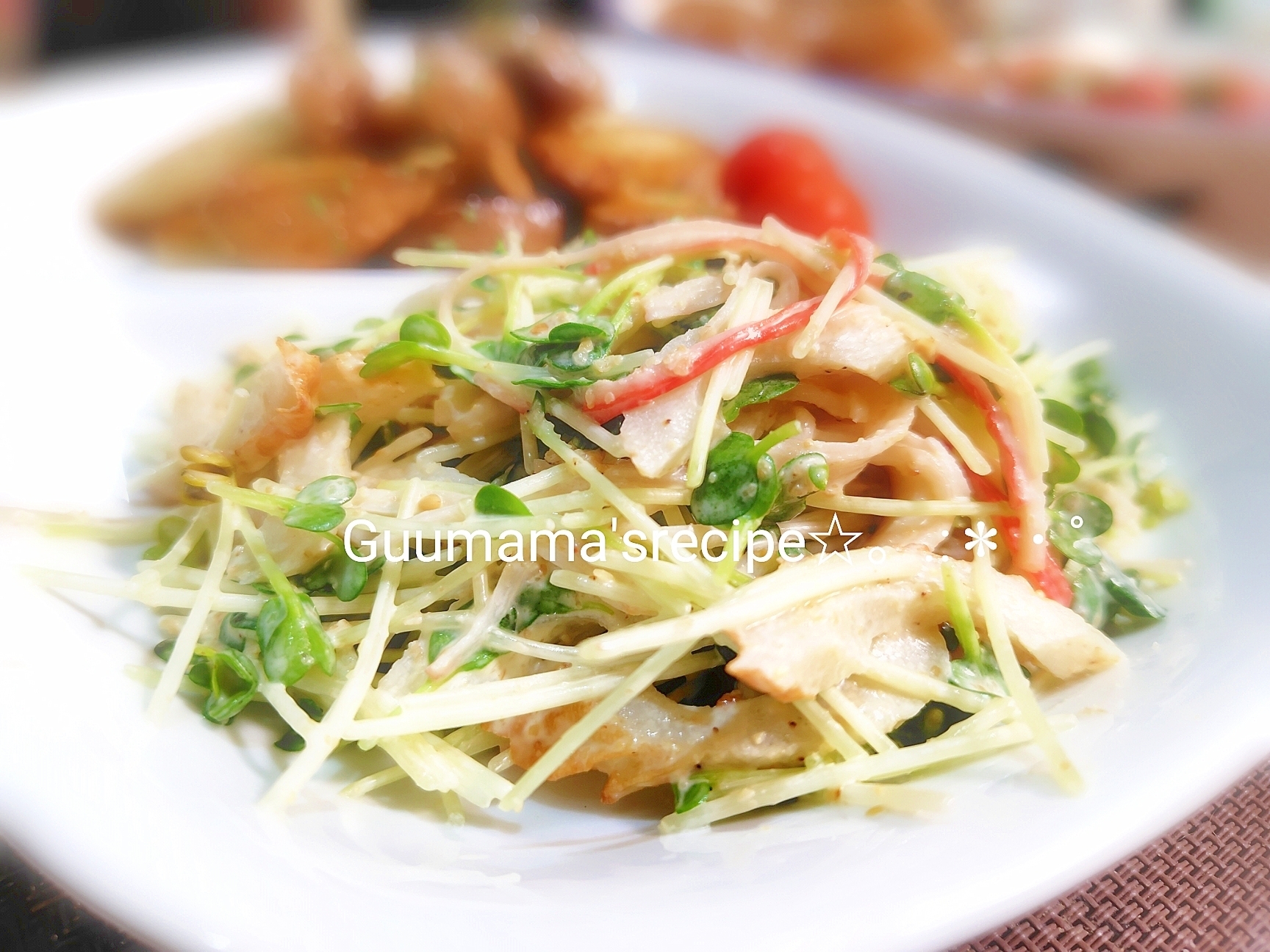 ピリッと大人味♡カイワレとちくわとカニカマのサラダ