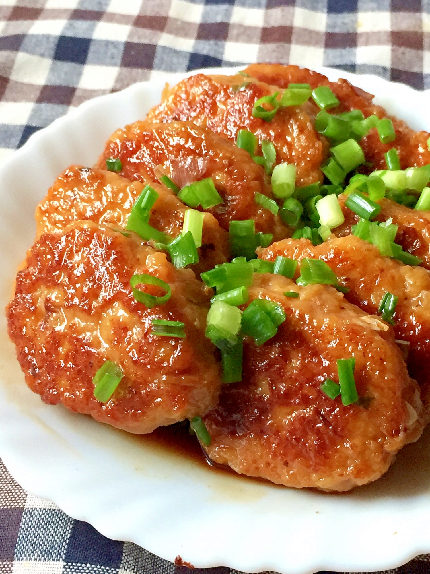 むね肉で 照り旨っ 鶏皮入り鶏つくね レシピ 作り方 By みさきらりんず 楽天レシピ