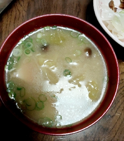 お茶漬けのもとで即席味噌汁