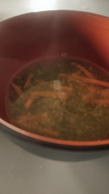 もずくとにんじんのみそ汁