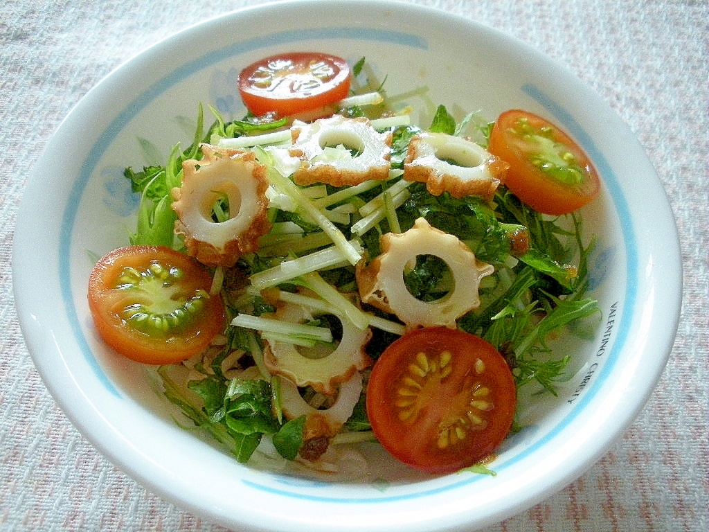 水菜とちくわとキャベツの中華風ドレッシングサラダ♪