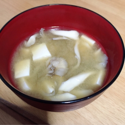 マイタケと豆腐のお味噌汁