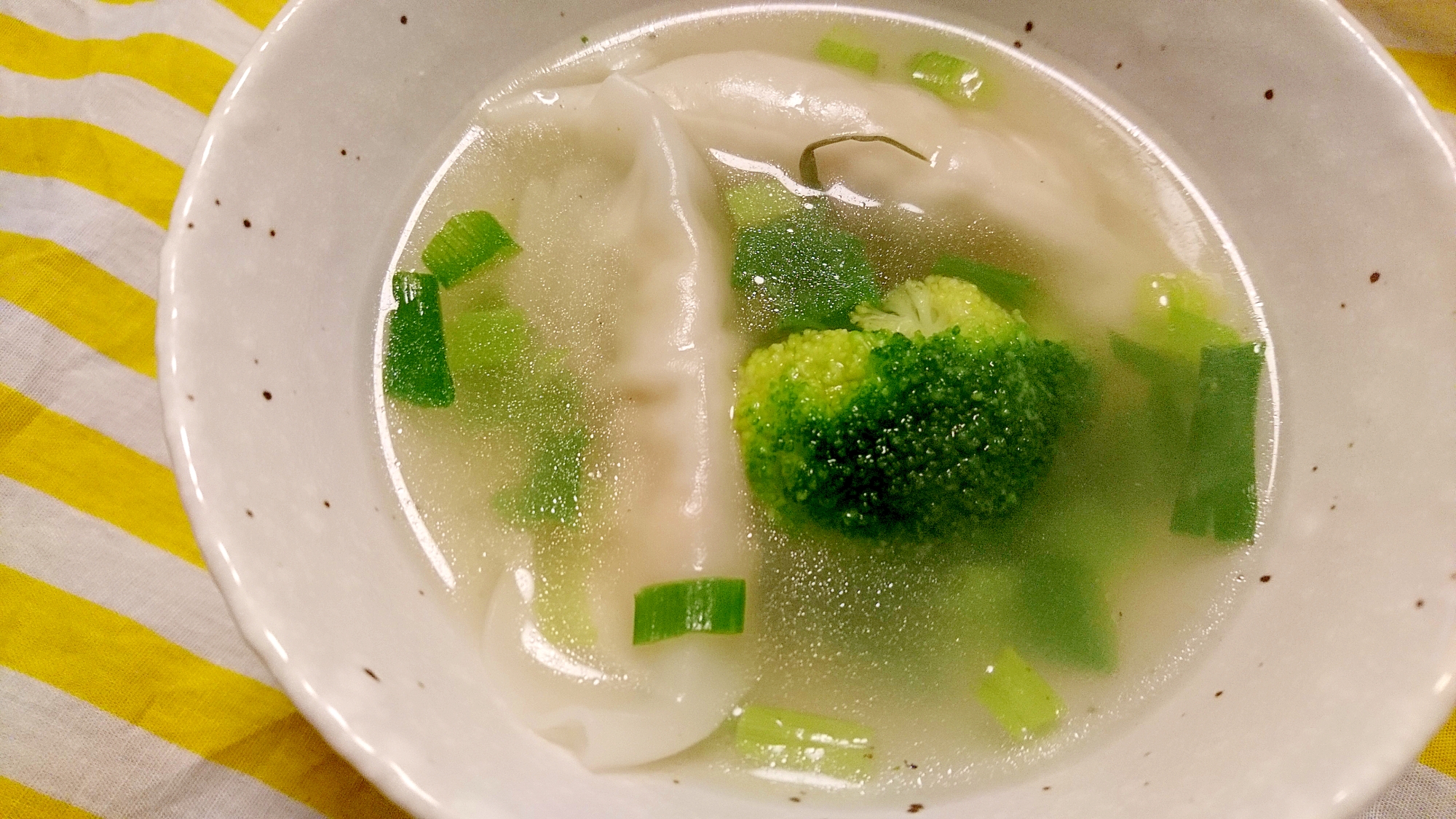 ブロッコリーの餃子スープ レシピ 作り方 By ごはんが大好き 楽天レシピ