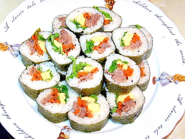 ちょっとだけ韓国風!牛コマで我が家のキンパ巻き♪