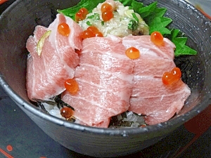 簡単すし飯で♪　大トロづくし「マグロ丼」