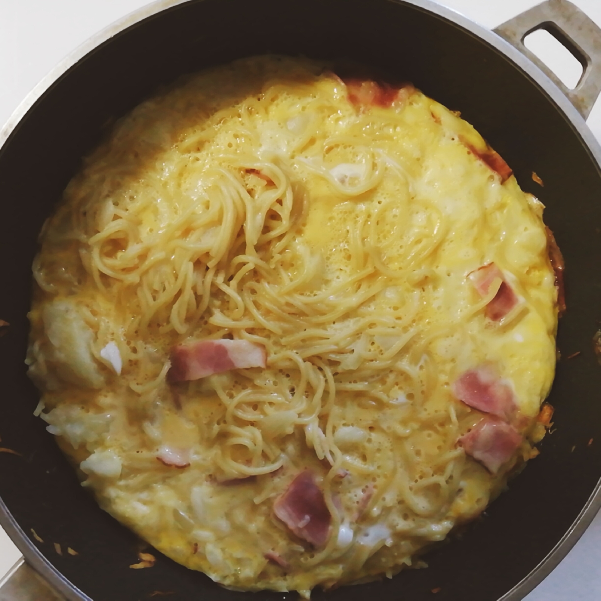 モダン焼きみたいなオープンオムレツ