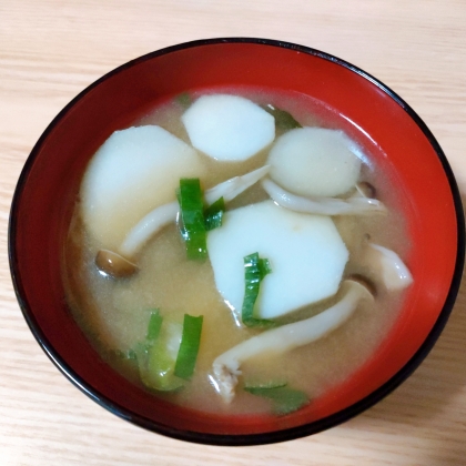 里芋としめじと長ネギのお味噌汁