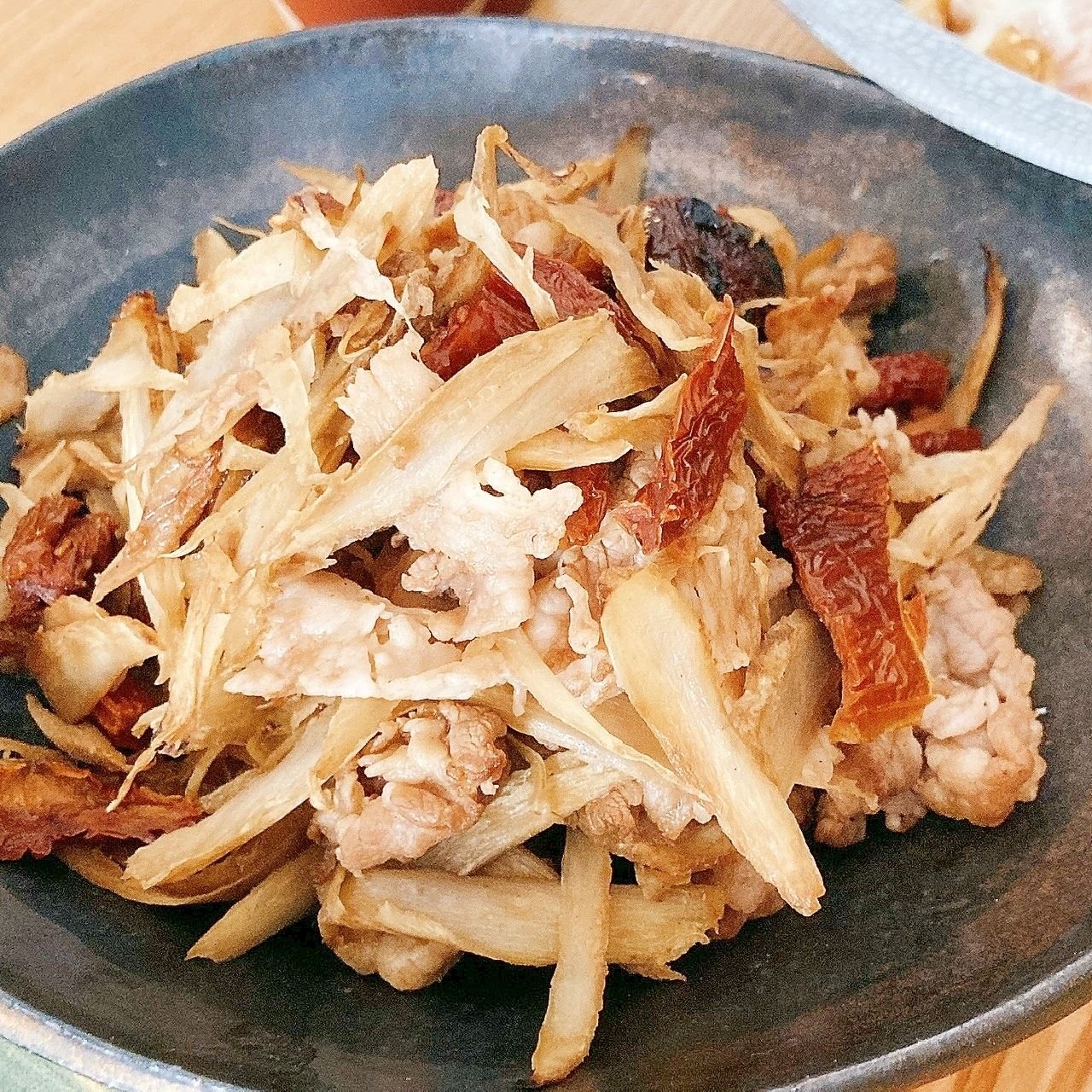 旨味が強い！牛肉とドライトマトのきんぴら