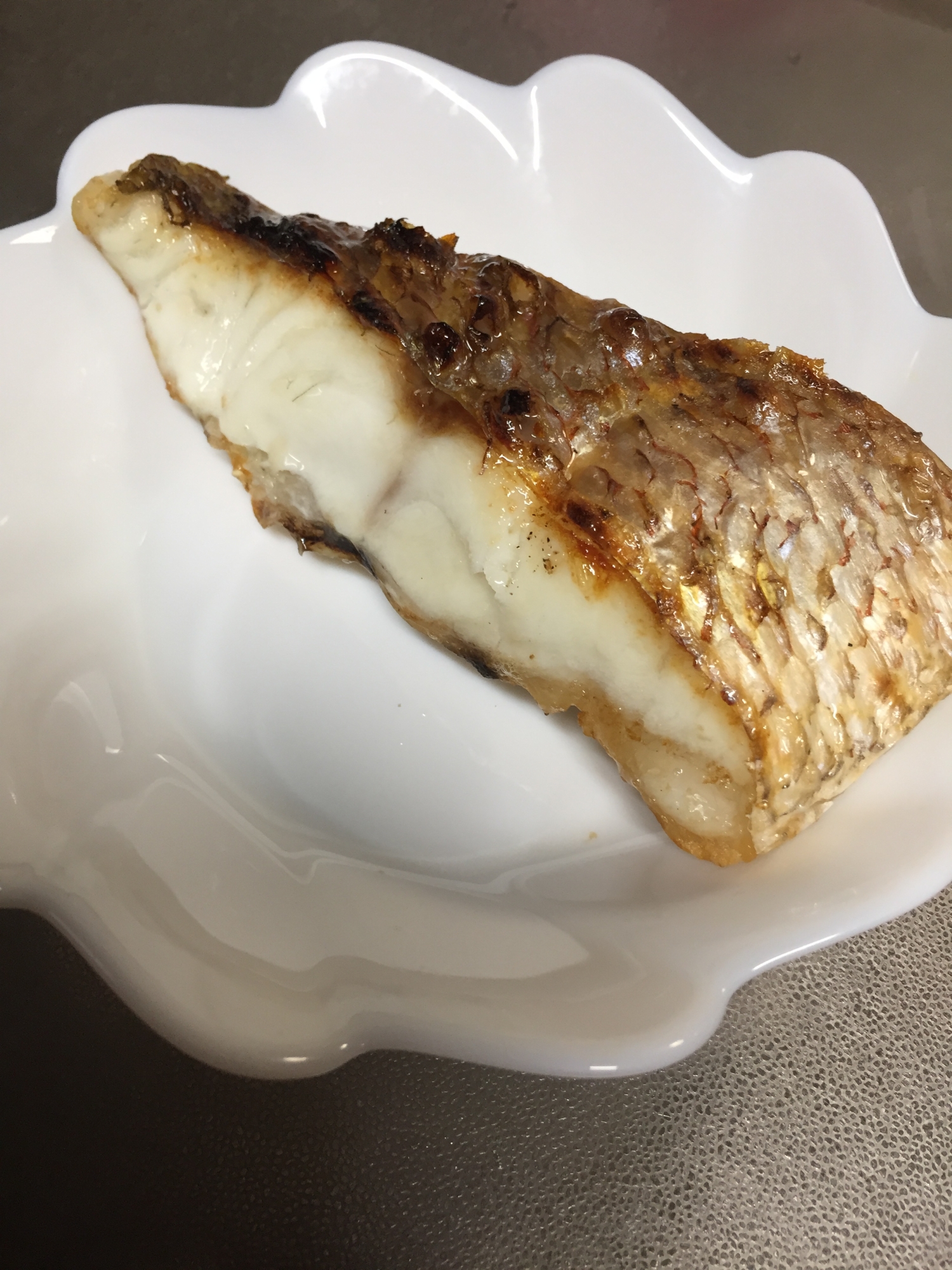 養殖鯛のパリパリ皮焼き！