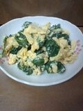 余ったほうれん草おひたしでスクランブルドエッグ