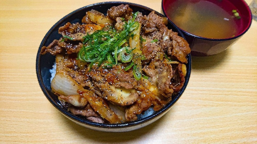 簡単男飯 ボリューム満点チーズ焼肉丼 レシピ 作り方 By Gngn Sキッチン 楽天レシピ