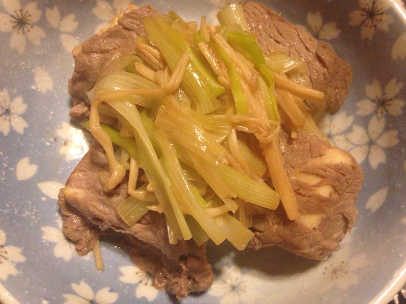 肉巻き厚揚げのすき焼き風煮。