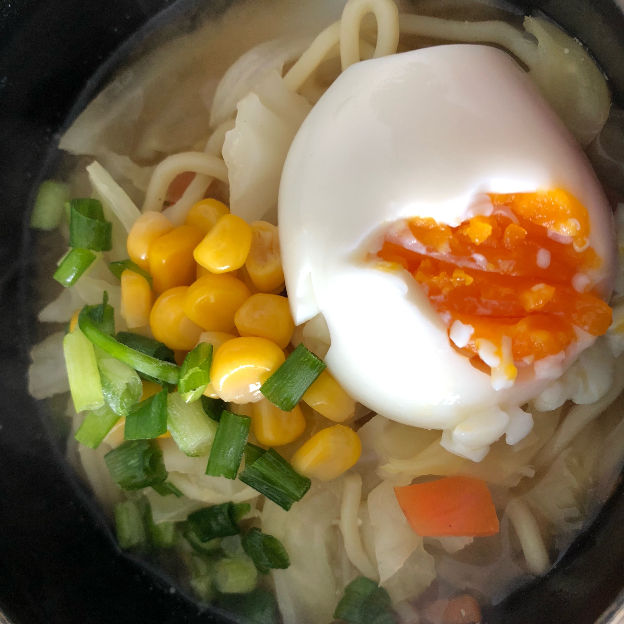 野菜たっぷり！コーンみそラーメン