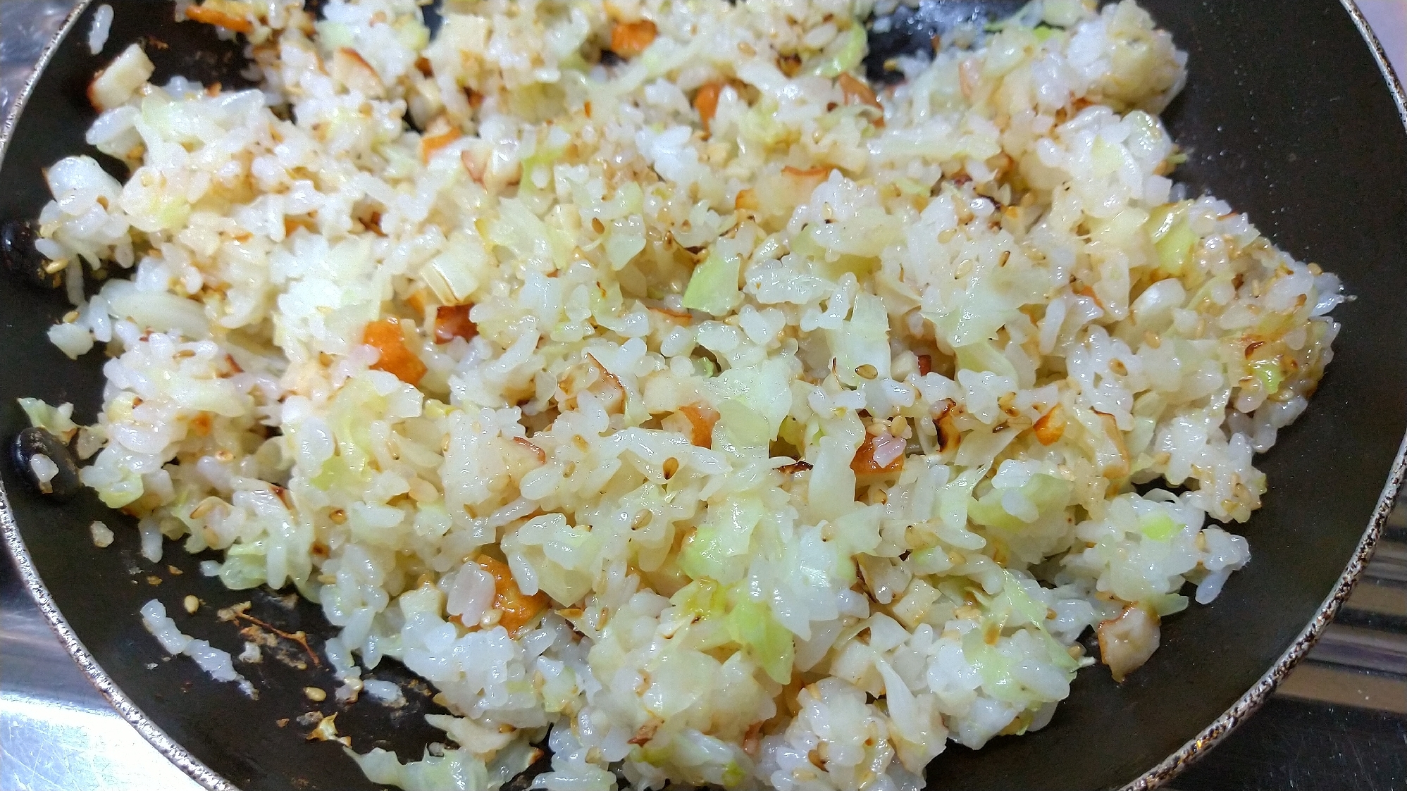 ちくわとキャベツとごまの和風ご飯 炒め