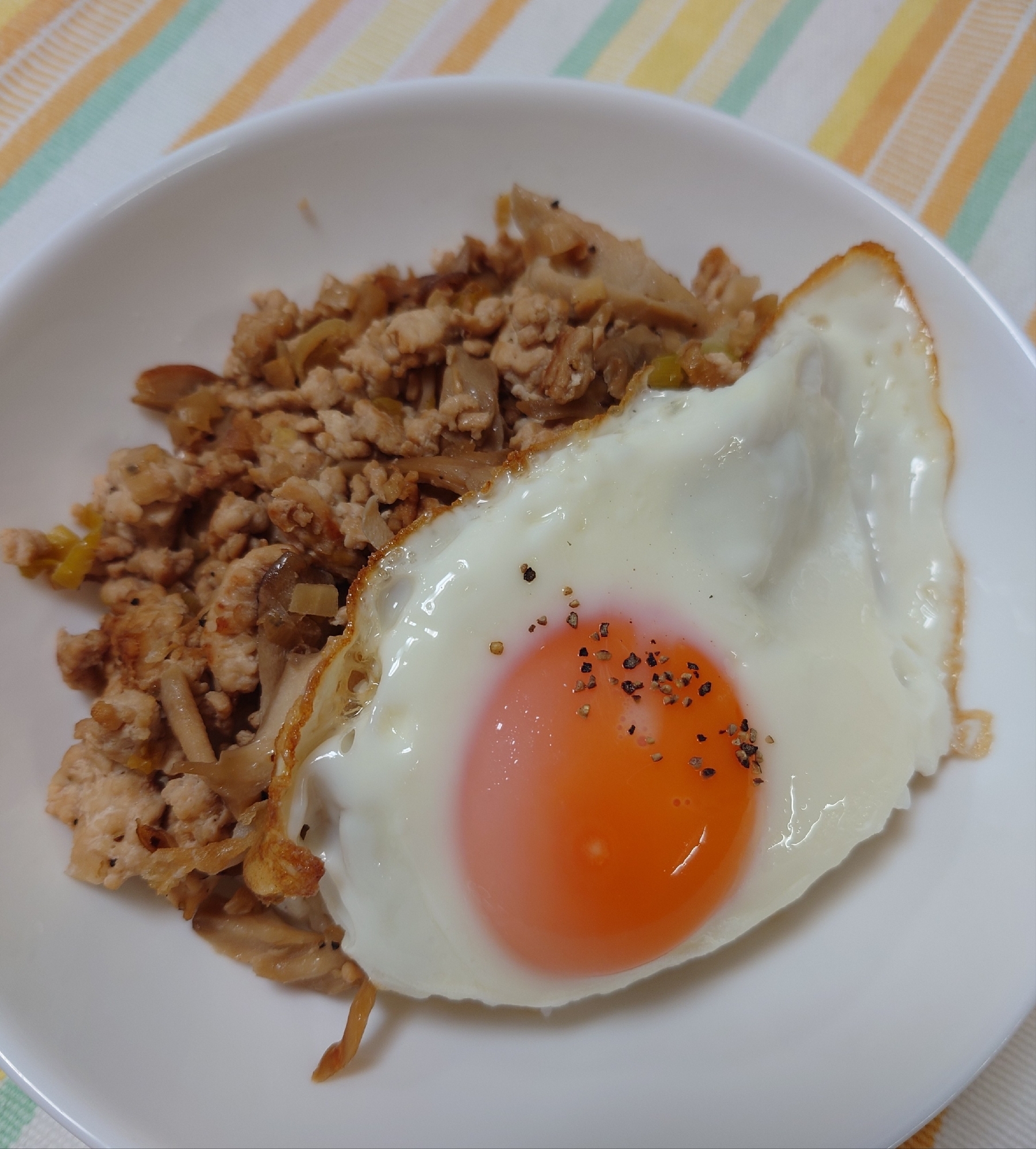 舞茸鶏そぼろ丼