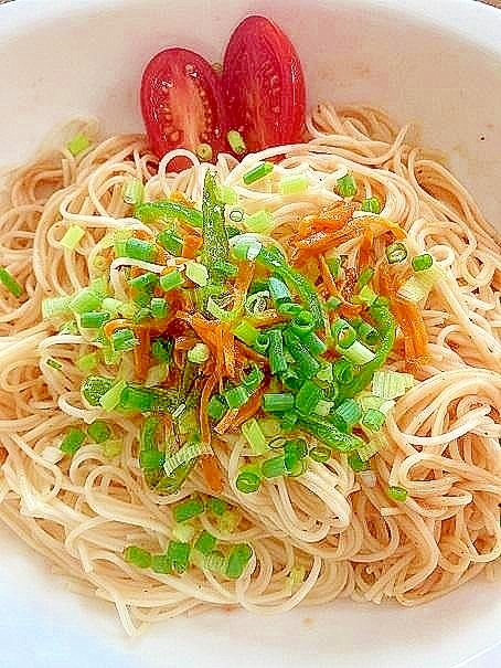 ピーナッツ醤油ソースで食べるアレンジそうめん