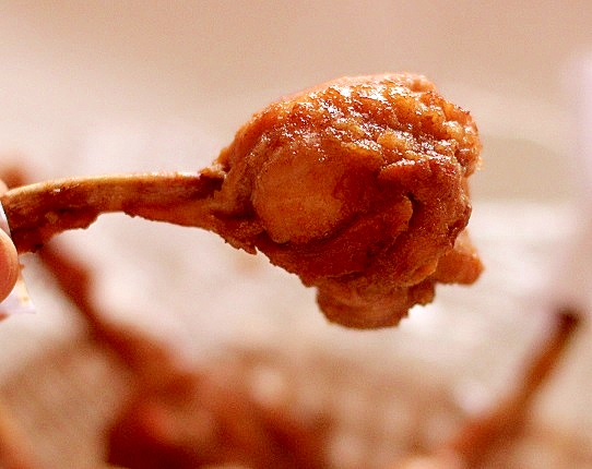 子どもの日！アニメ肉弁当♫ 骨つき肉のマリネ焼き