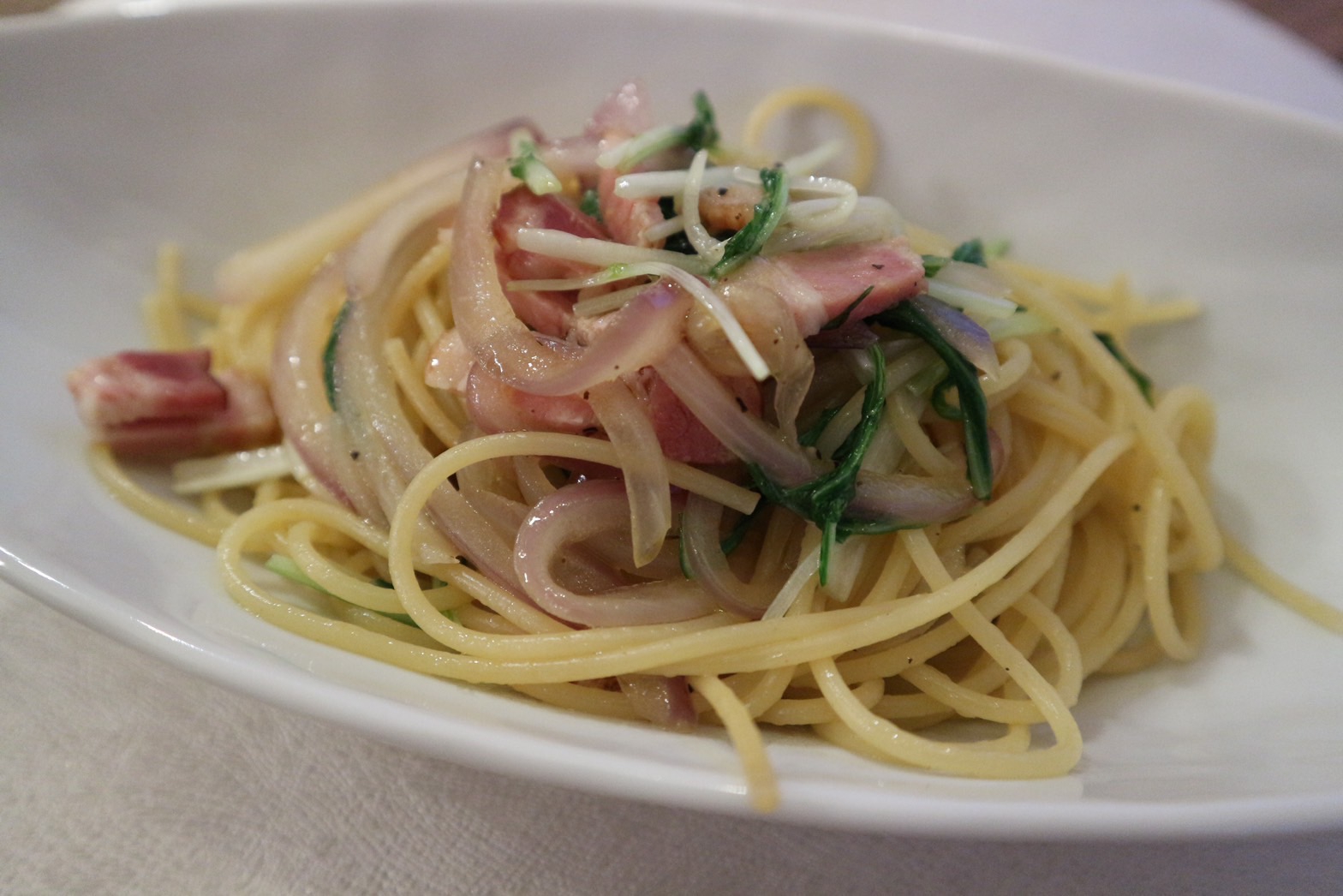 ポン酢でさっぱり！水菜とベーコンのオイルパスタ