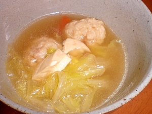 鶏団子と豆腐の中華スープ