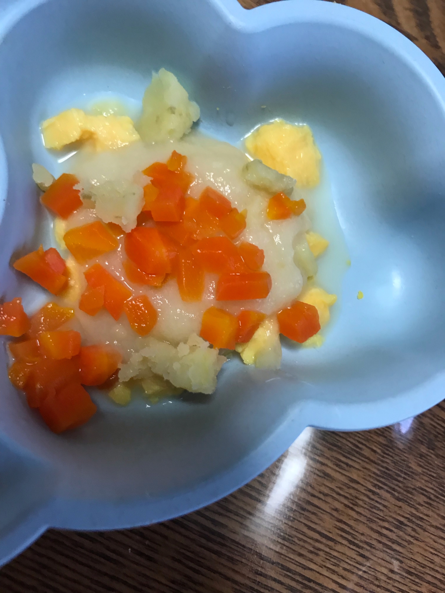 卵黄と人参の白菜のホワイトソース煮