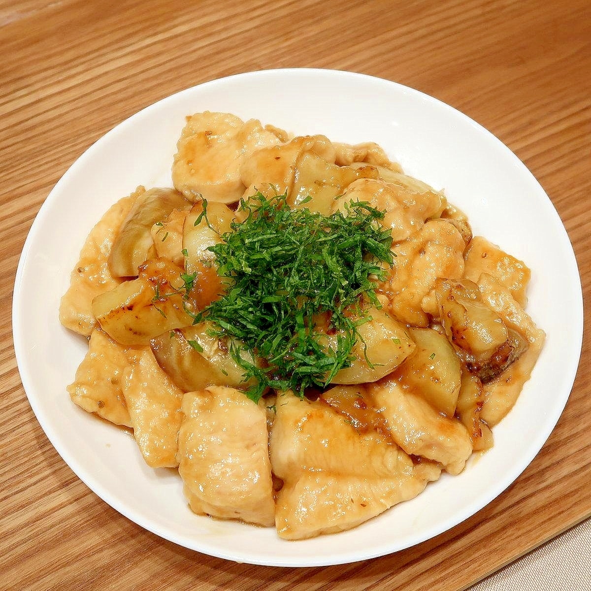 白なすと鶏胸肉の甘酢炒め☆青じそを添えて☆減塩志向 レシピ・作り方
