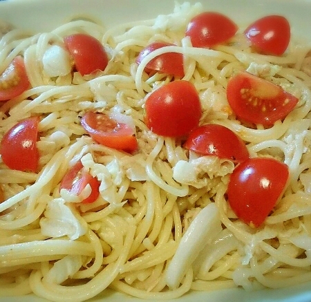 キャベツとツナとミニトマトのめんつゆパスタ