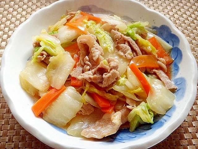 白菜と豚肉にんじんの中華炒め煮