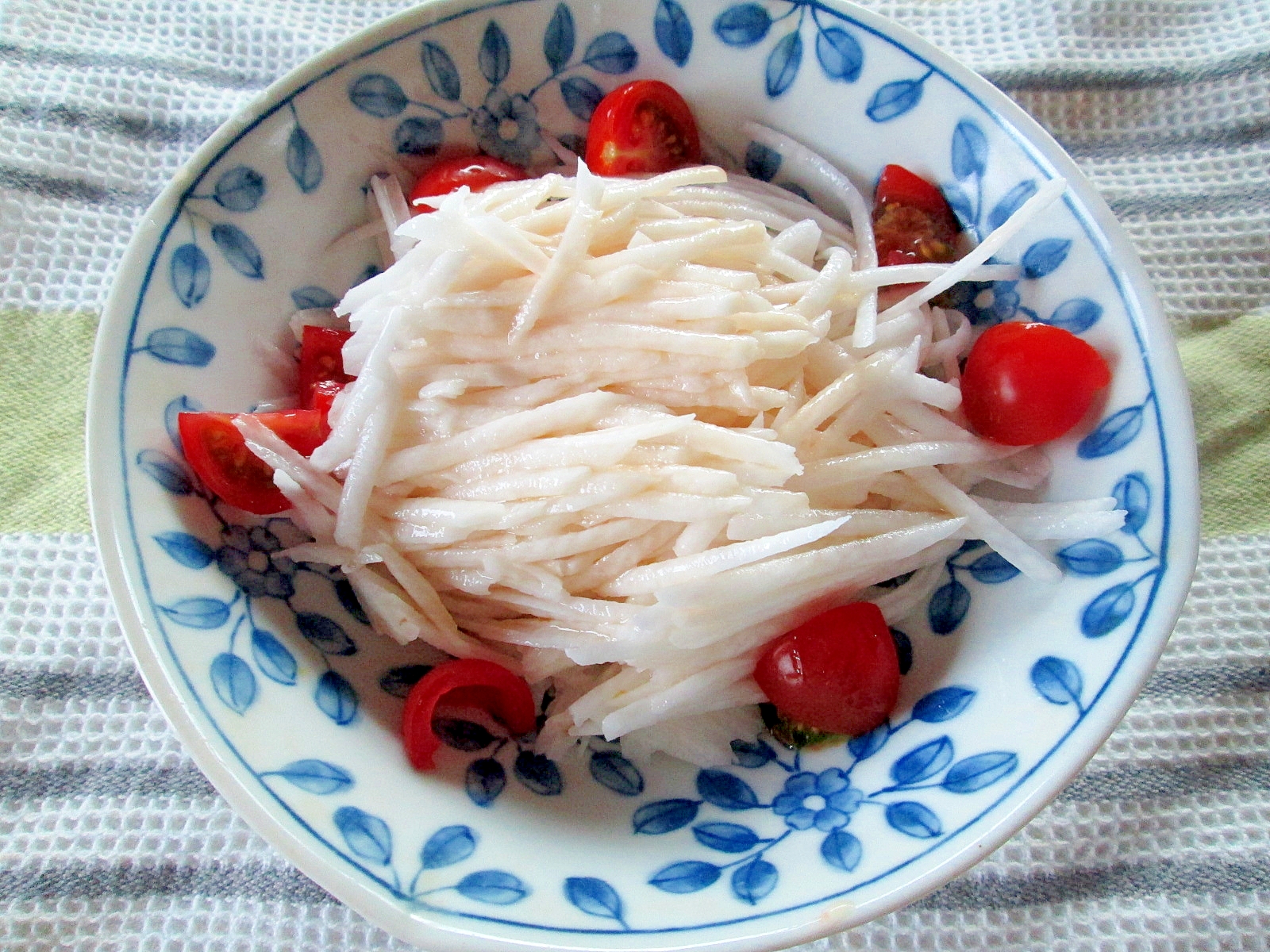 長いもとミニトマトの和え物