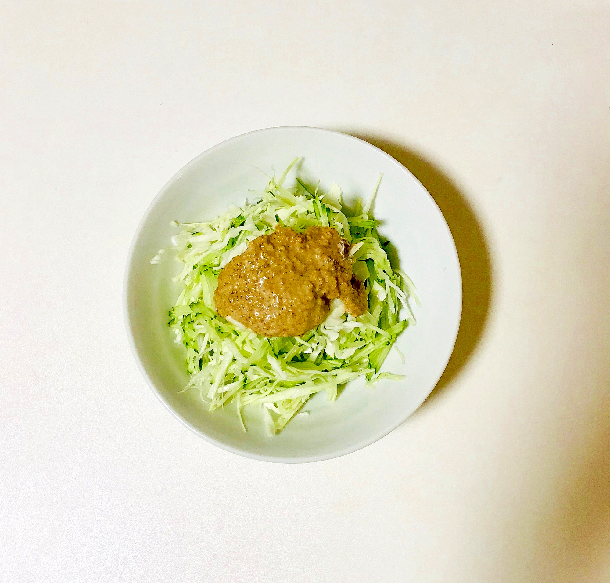 胡麻ドレッシングのキャベツサラダ