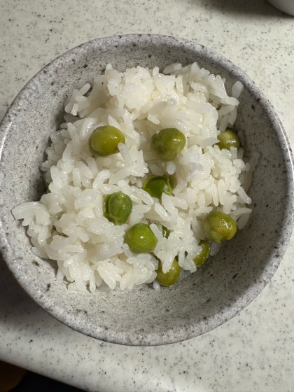 初豆ごはん、簡単で美味しくできました。
旬の食材は良いですね。