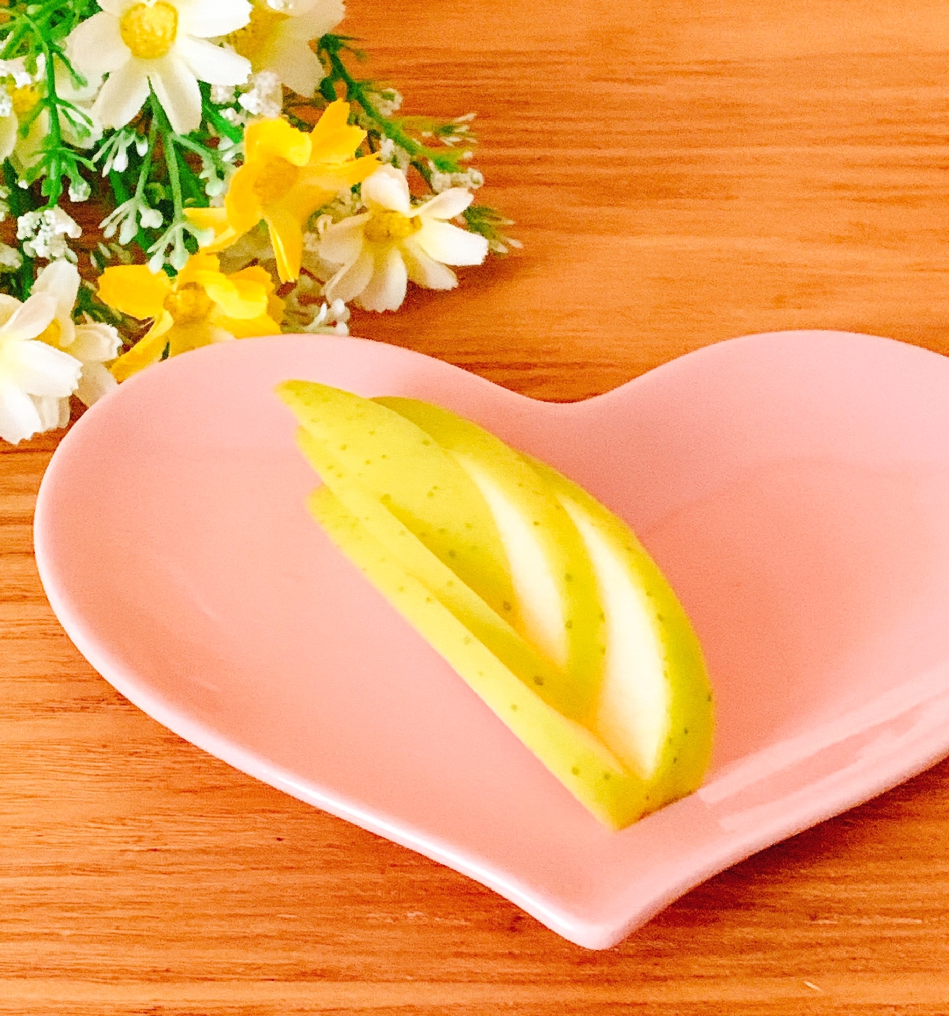 りんご飾り切り ロイヤル葉っぱ 2本or3本 レシピ 作り方 By Sweet Sweet 楽天レシピ